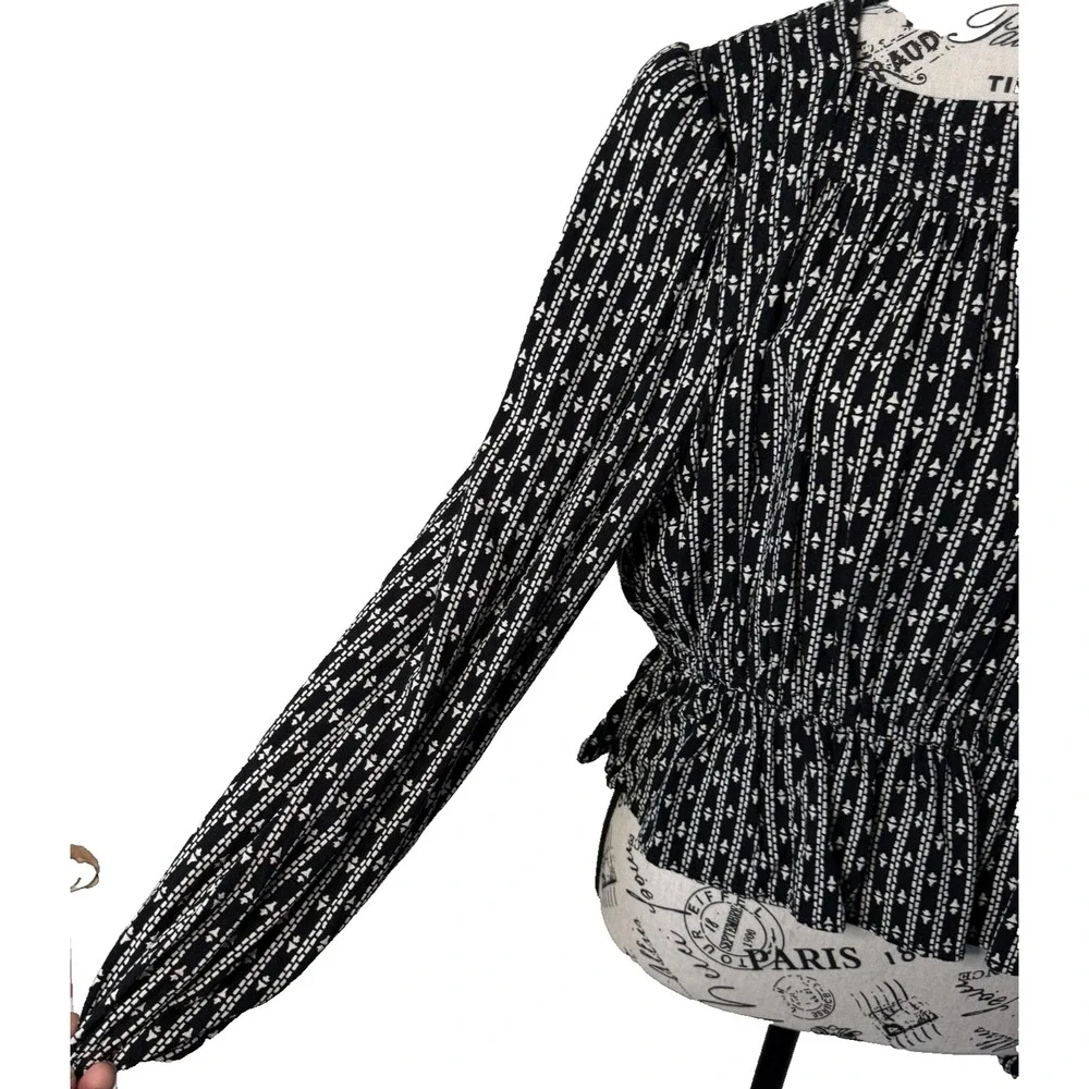 Treasure & Bond Women's Blouse Size M Black ‎ Adjustable Waist Long Sleeve